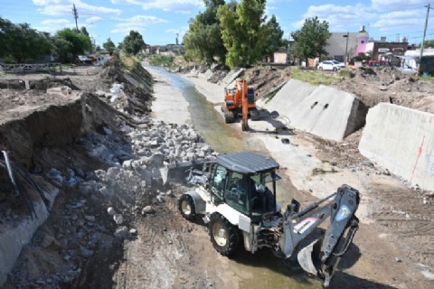 VIDEO | Avanzan los trabajos en los puentes de Pampa Central y Don Bosco