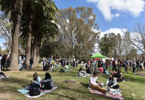 La ciudad festeja su aniversario 195 con música en vivo y eventos para todo público
