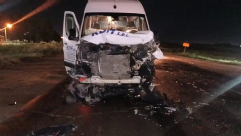 Chocaron dos vehículos a causa del estado de la ruta 33