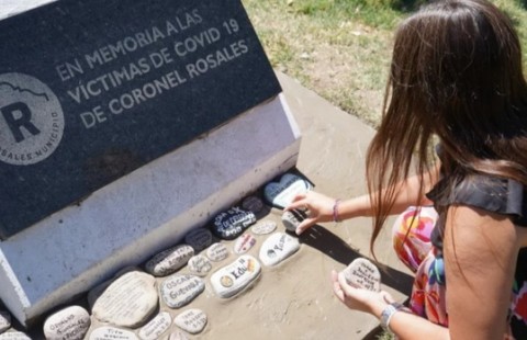 Homenaje: concluyeron la instalación del monumento a los fallecidos por Covid en Punta Alta