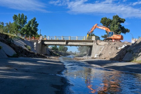 VIDEO | Renovación del Canal Maldonado: comenzó la etapa de demolición del puente de Pampa Central