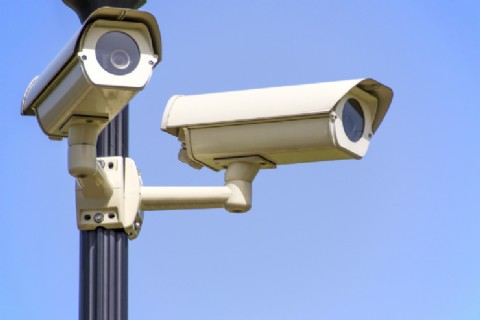 "Sonría, lo estamos robando": sustrayeron una cámara de seguridad en la vía pública en Pringles