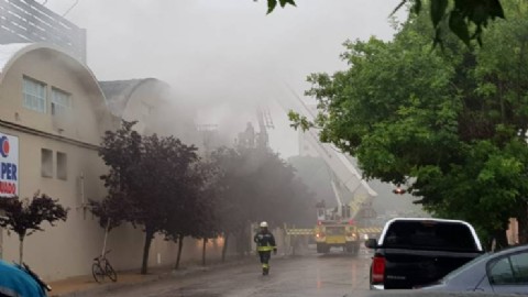 VIDEO | A una semana de su reapertura, se incendió el Hiper de Aguado de la Cooperativa Obrera