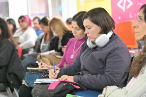 Bahía Hub lanza el último ciclo 2025 de cursos gratuitos y abiertos al público