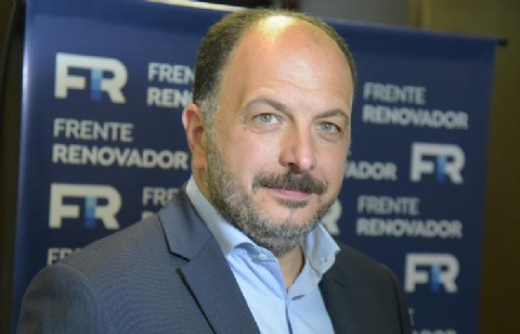 Pablo Garate firmó su candidatura a intendente