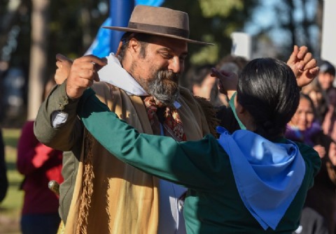VIDEO | La gestión de Susbielles impulsa un noviembre a puro folklore y encuentro