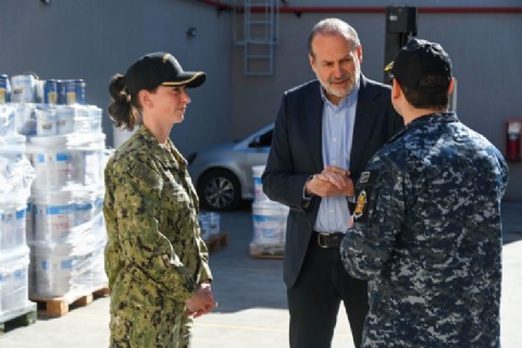 VIDEO | El intendente recibió una donación de 13 mil litros de pintura para optimizar la infraestructura escolar