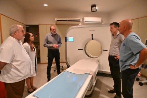 El Hospital Municipal Leónidas Lucero presentó el nuevo tomógrafo computado adquirido gracias a un recital solidario