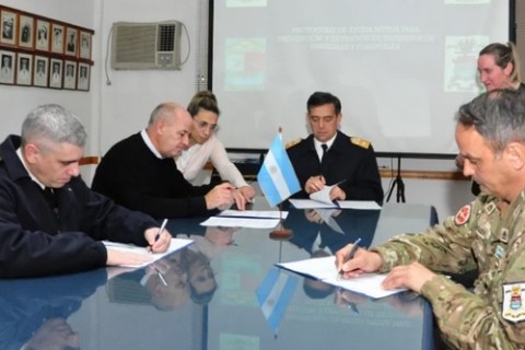 Todos unidos contra el fuego en Punta Alta: la Armada y el Municipio combatirán los incendios forestales