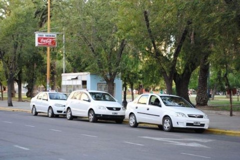 El Concejo Deliberante aprobó el aumento de taxis: la bajada de bandera pasará a costar 75,30 pesos
