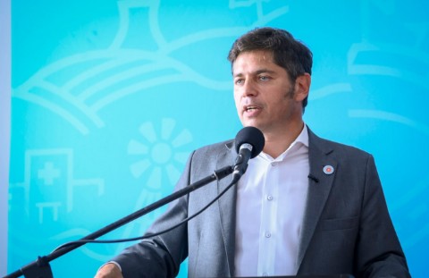 Kicillof bajó con canal nuevo, motos, camiones y campaña en modo full