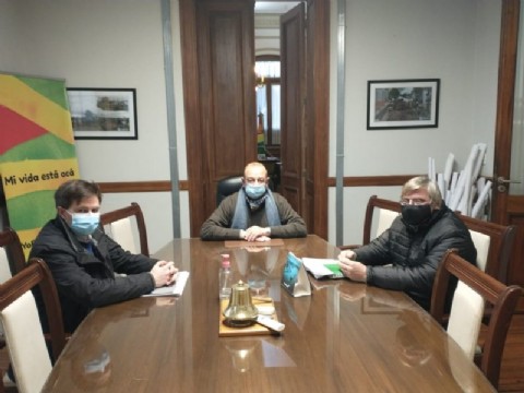 Tres Arroyos: Sánchez recibió al presidente de la Cooperadora de la Escuela Agraria