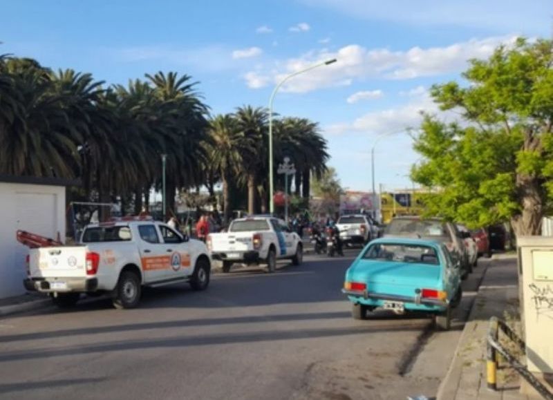 Una moto embistió a un nene frente a la plaza de Villa Mitre