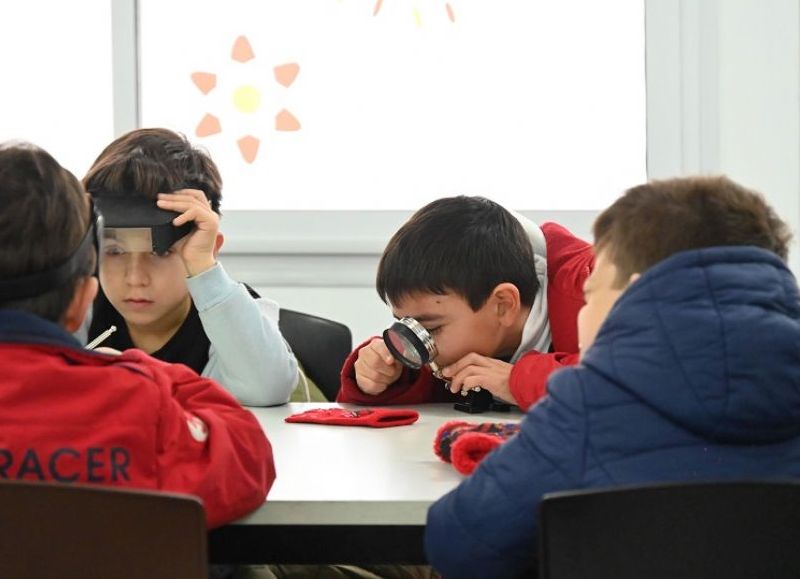 El Bahía Hub lanza el último ciclo 2025 de talleres para chicos y chicas