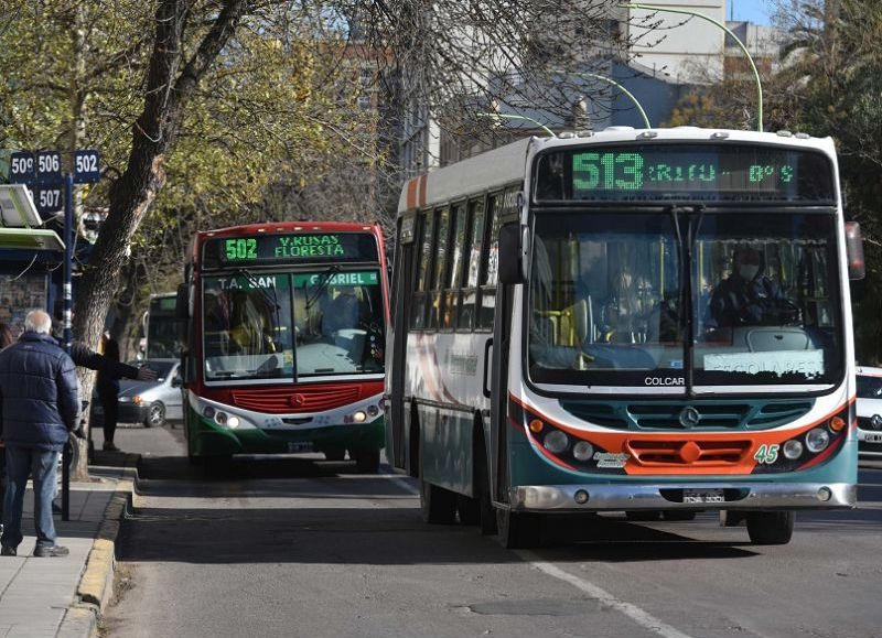 Comienzan a regir aumentos en el transporte público
