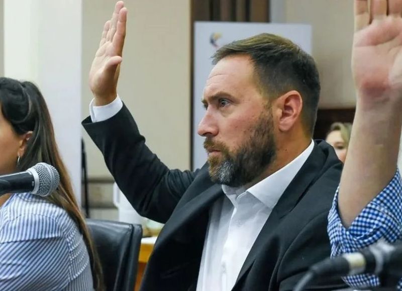 ¡Conmoción! Un concejal oficialista se negó a un test de alcoholemia y renunció a su banca