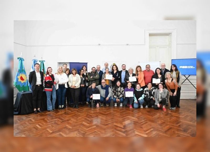 El Municipio hizo entrega de subsidios y materiales a bibliotecas populares de la ciudad