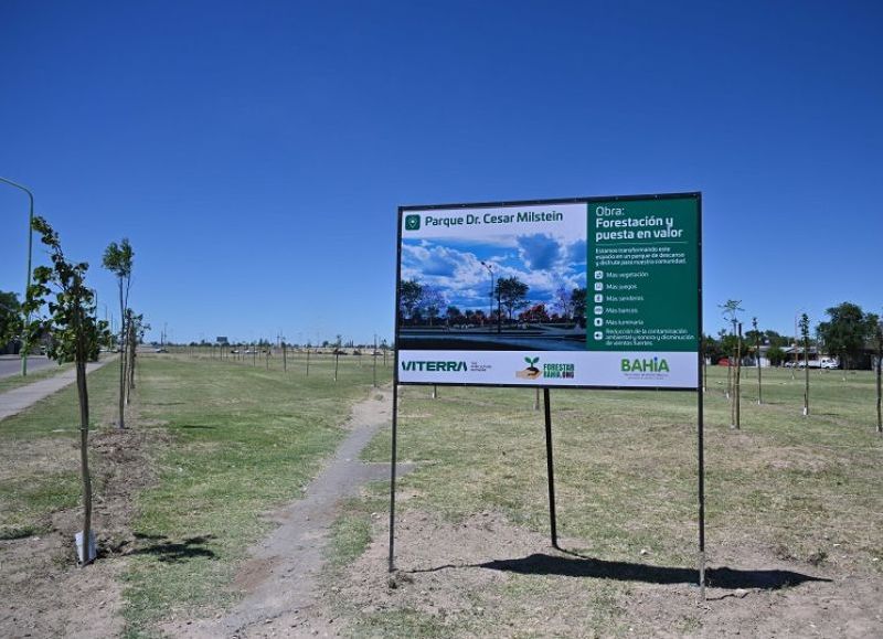 Comenzó plantación de árboles en el nuevo Parque César Milstein
