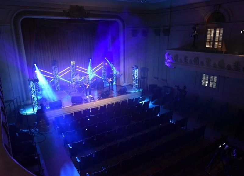 Noviembre arranca con teatro, música y arte para todos los gustos