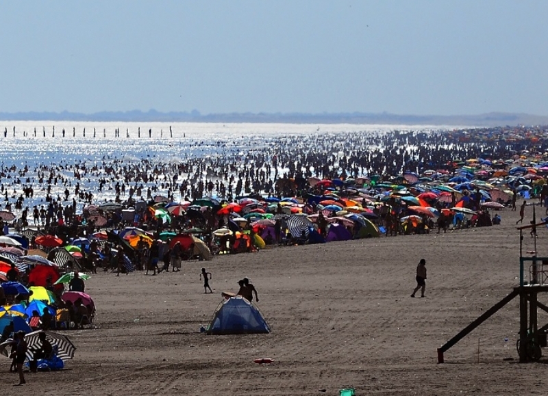 Monte Hermoso: un bahiense fue alcanzado por un rayo en el mar