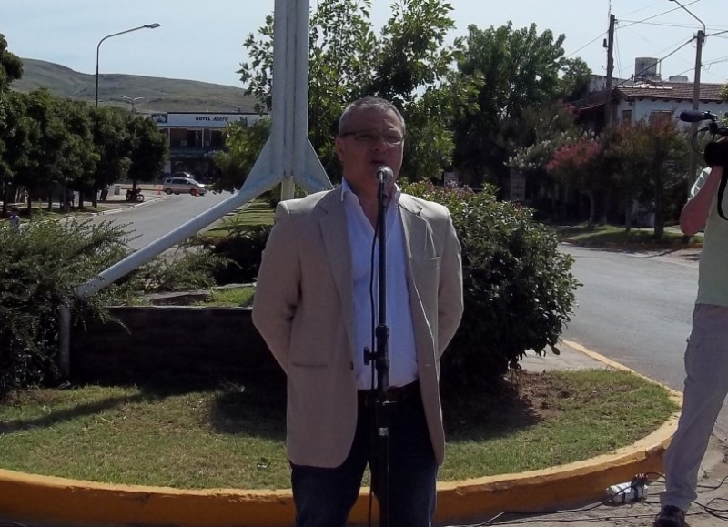 En el aniversario de Sierra de la Ventana Bordoni prometió ampliar obras de servicios básicos