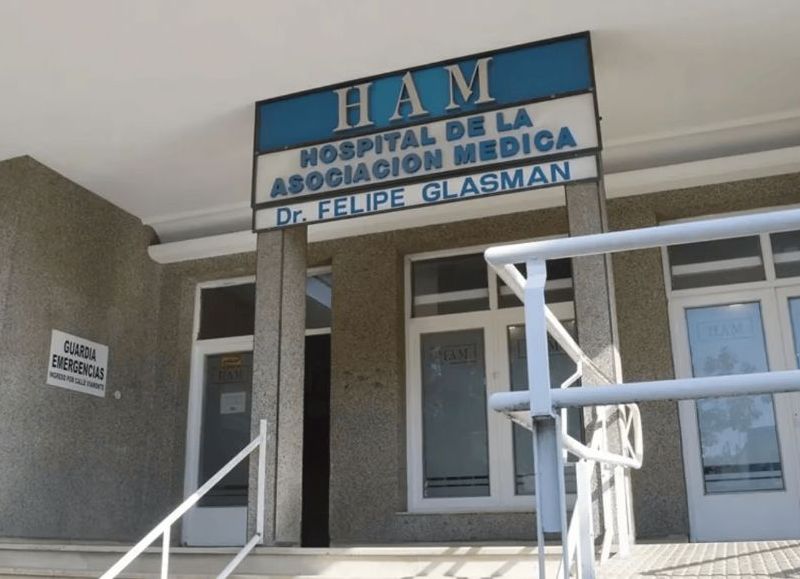 Le dieron el alta, lo trasladaban a su casa en ambulancia y murió tras caer de la camilla