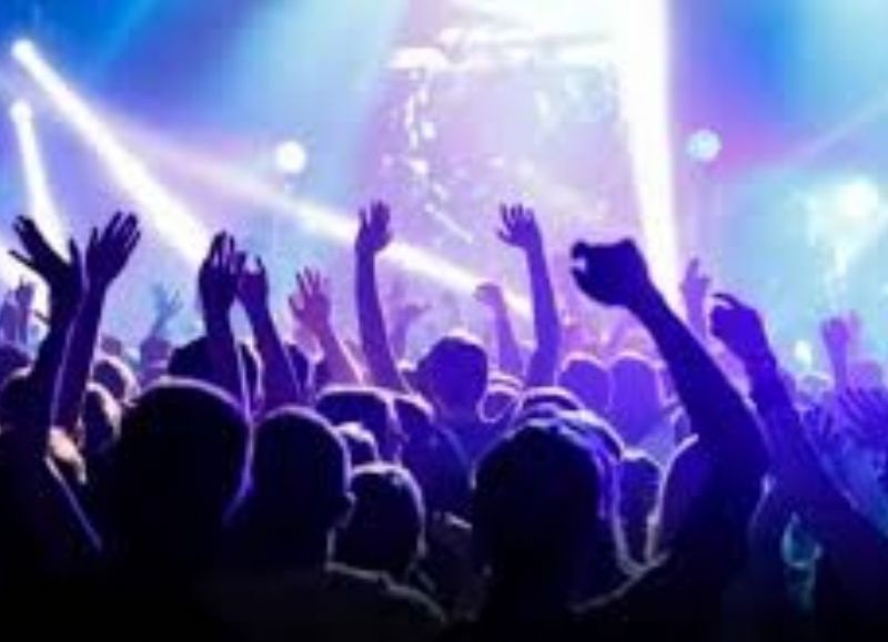 Fiesta Seven clausurada: encontraron bebidas alcohólicas y más personas de lo permitido