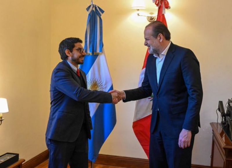 Susbielles recibió al Cónsul de Perú para fortalecer lazos con la región