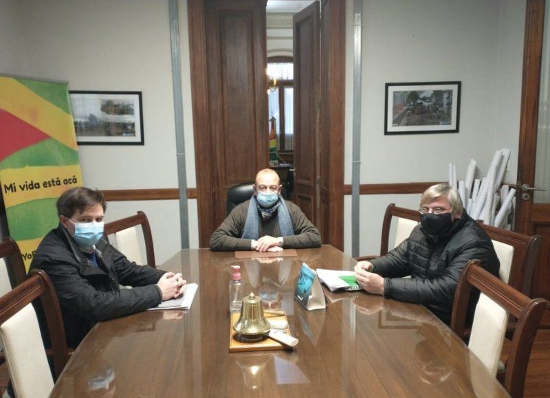 Tres Arroyos: Sánchez recibió al presidente de la Cooperadora de la Escuela Agraria