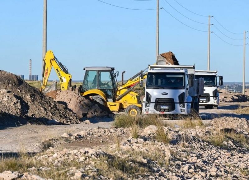 El municipio encaró operativos simultáneos de mejora de infraestructura vial y limpieza integral